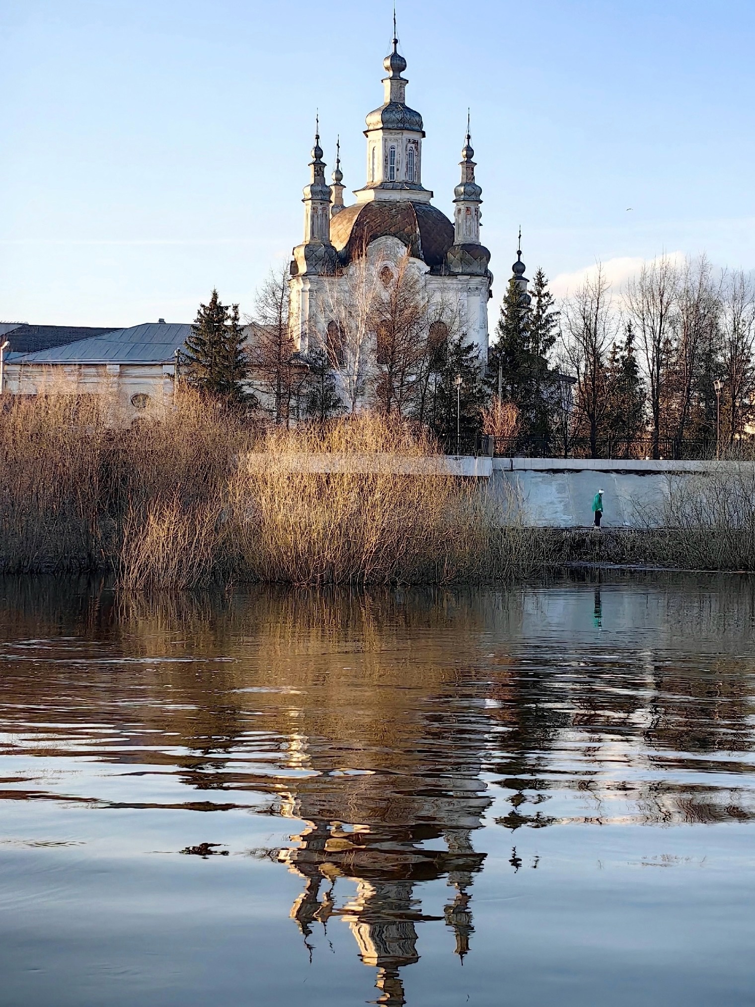 Уровень воды в реках пошёл на спад.
