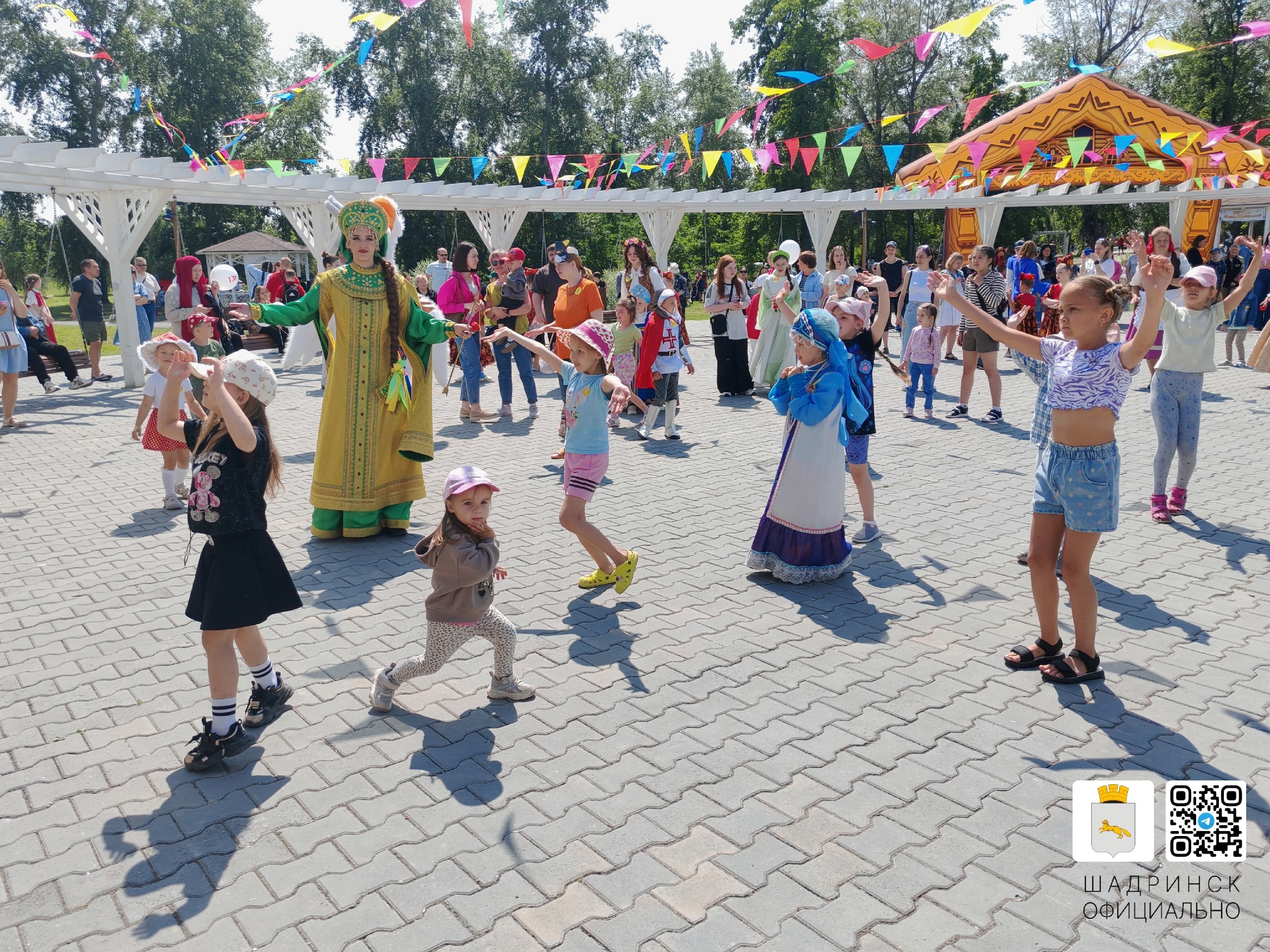 Шадринск празднует именины Елены Прекрасной.