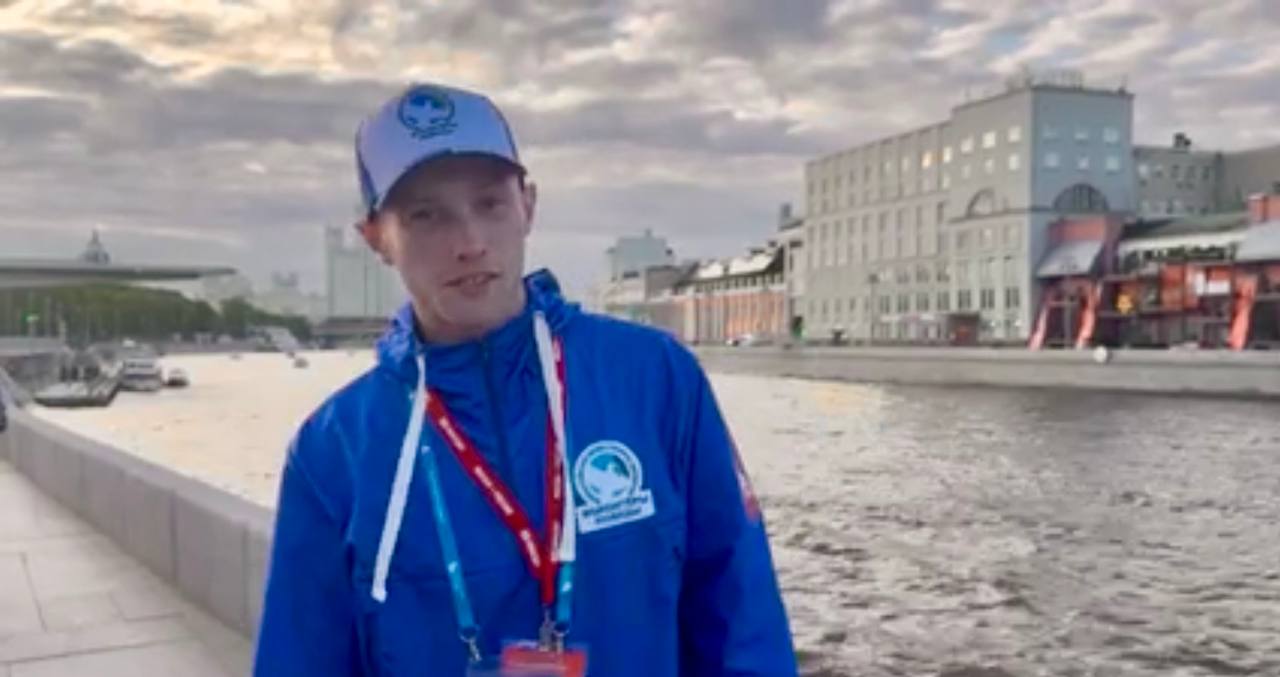 Волонтёры Победы передали из Москвы поздравления землякам.