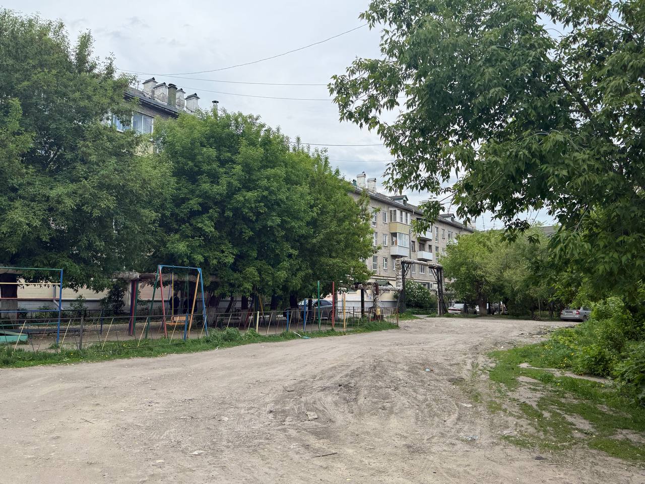 В Шадринске увеличили число ремонтируемых дворов. В общей сложности в этом году обновят 20 придомовых территорий.